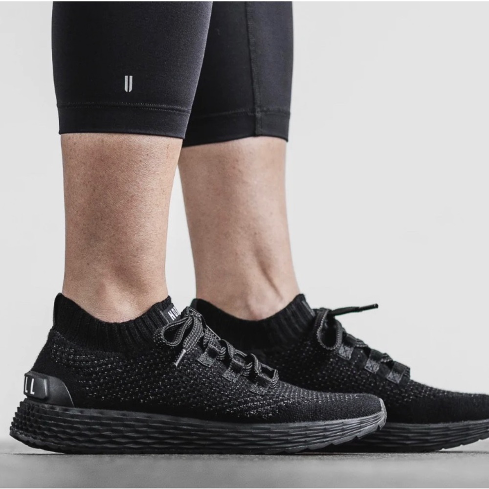 NOBULL BLACK MERINO WOOL KNIT RUNNER (WOMEN'S) 9.5